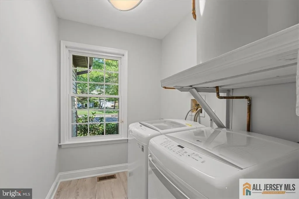 Monroe Township, New Jersey 08831, United States, 2 Bedrooms Bedrooms, ,2 BathroomsBathrooms,Residential,Active,223475