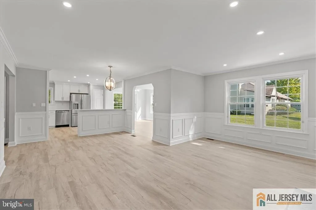 Monroe Township, New Jersey 08831, United States, 2 Bedrooms Bedrooms, ,2 BathroomsBathrooms,Residential,Active,223475