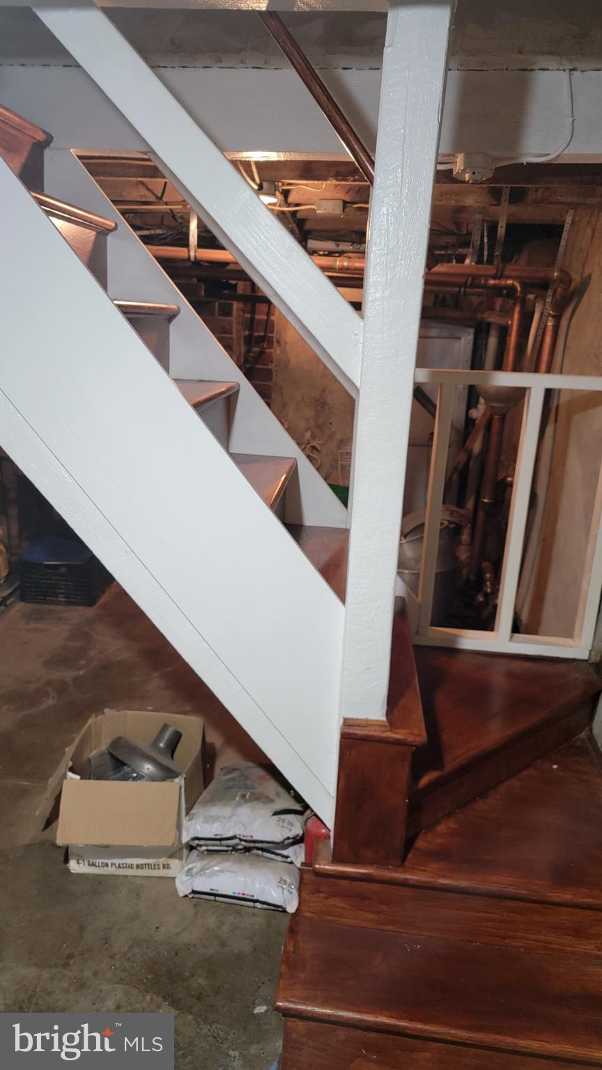 OLNEY - Commercial Sale