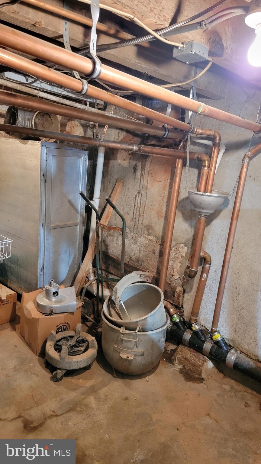 OLNEY - Commercial Sale