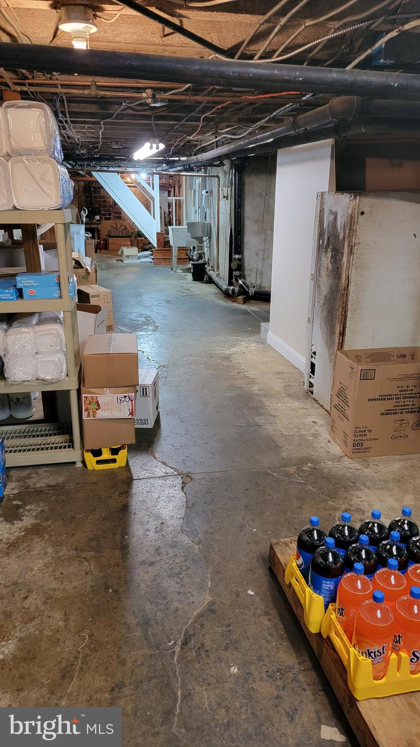 OLNEY - Commercial Sale