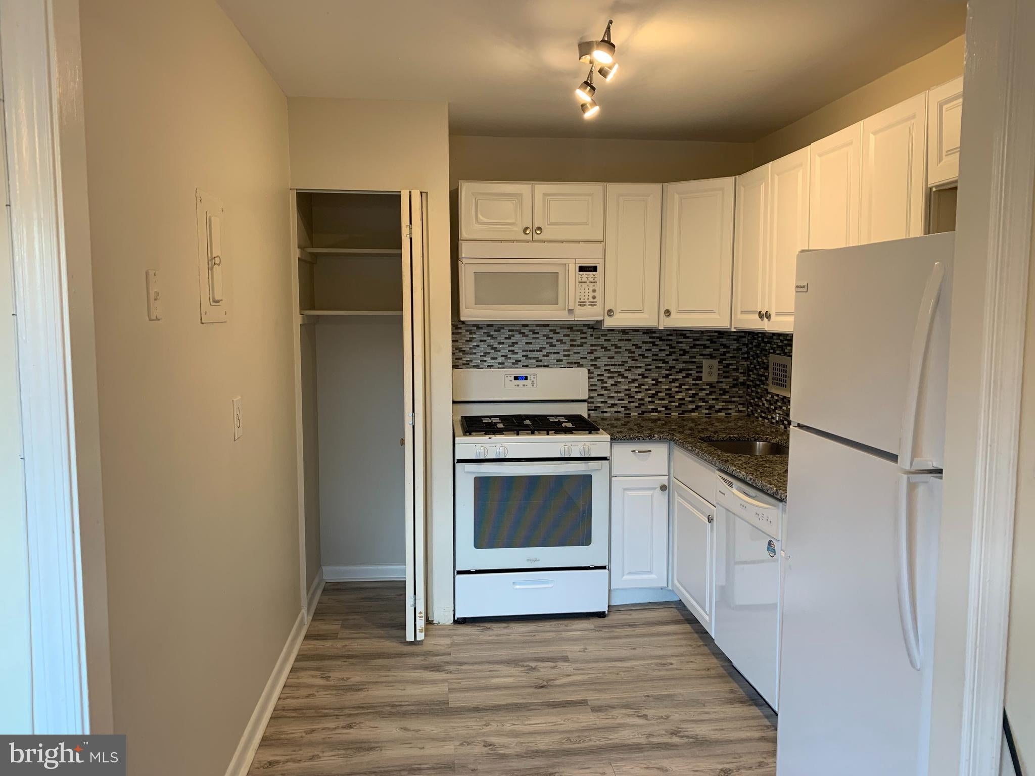 6141 LEESBURG PIKE 603