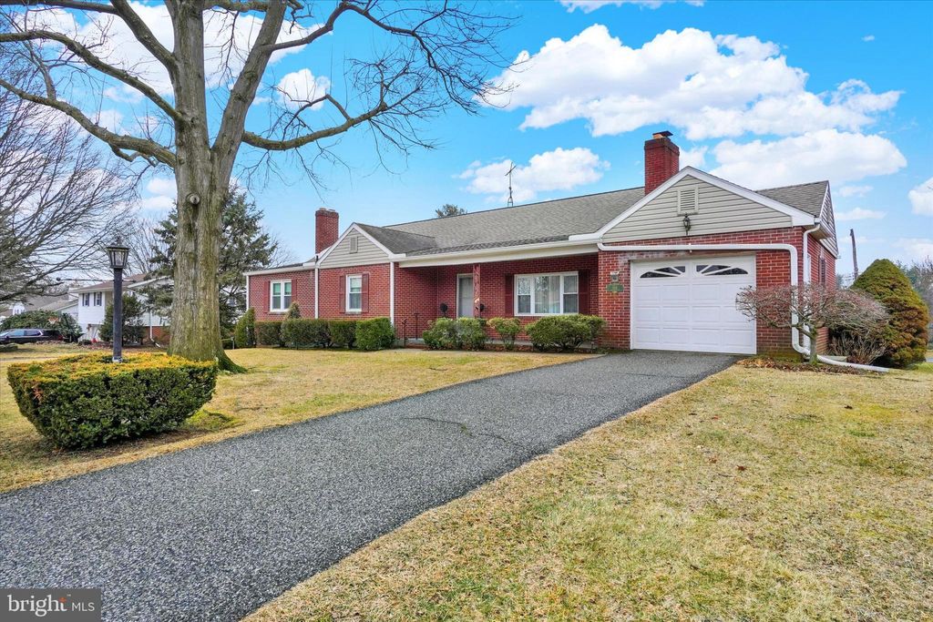 Photo of 454 Highland Road, RED LION, PA 17356 (MLS # PAYK2098840)