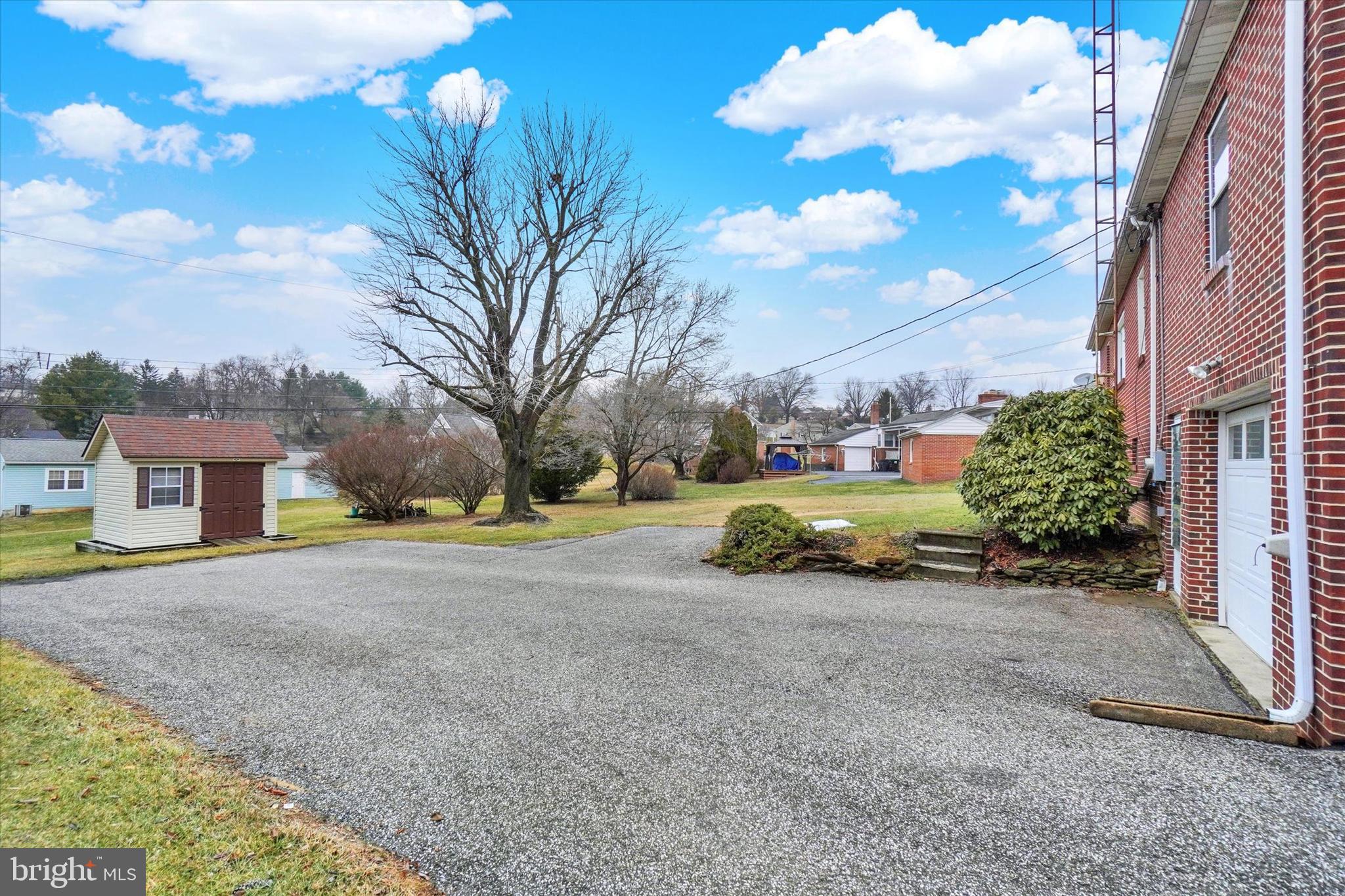 RED LION - Residential