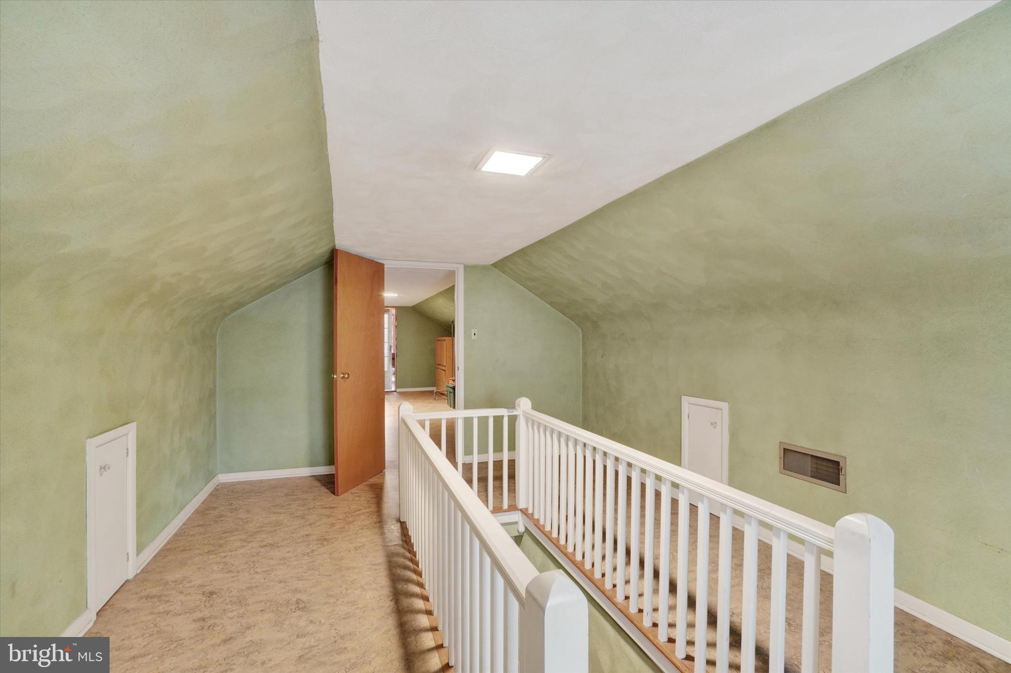 RED LION - Residential