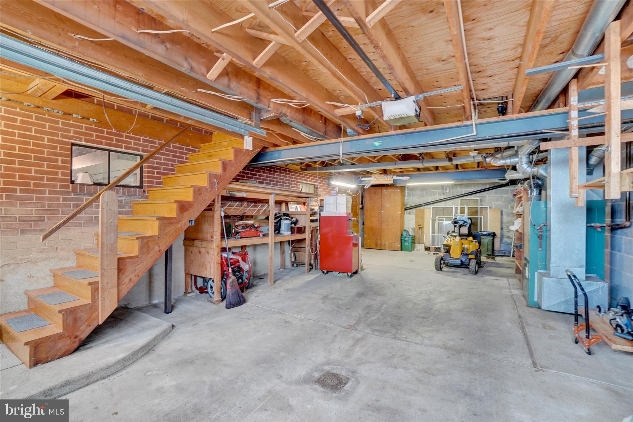 RED LION - Residential