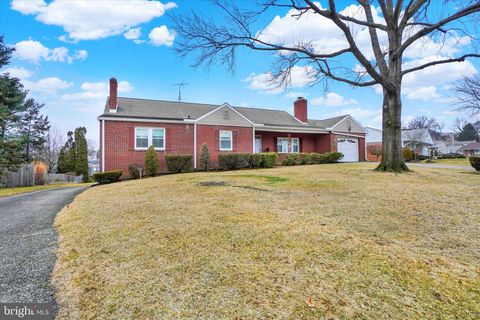 454 HIGHLAND ROAD RED LION PA 17356