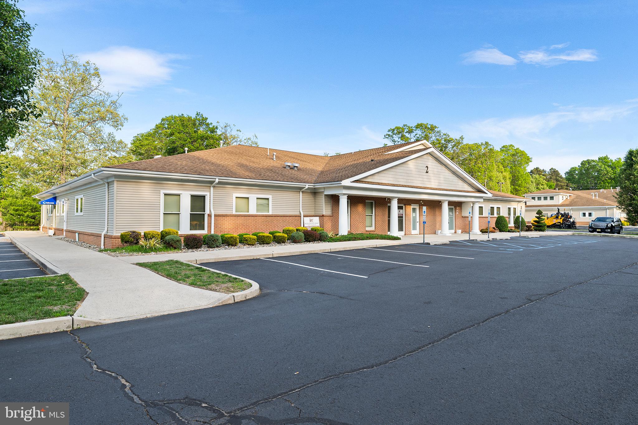 1206 W SHERMAN AVENUE