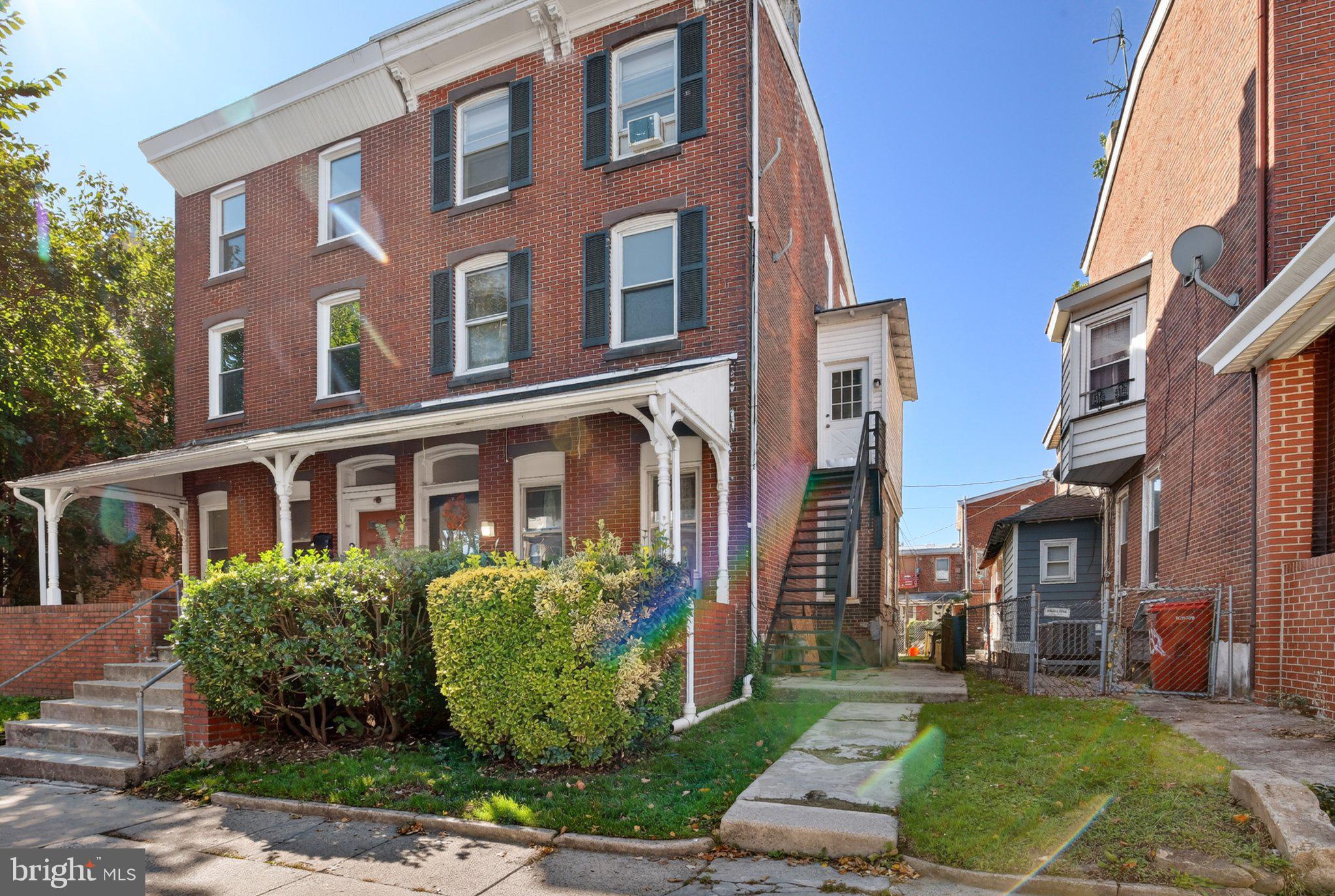 830 W MARSHALL STREET 2