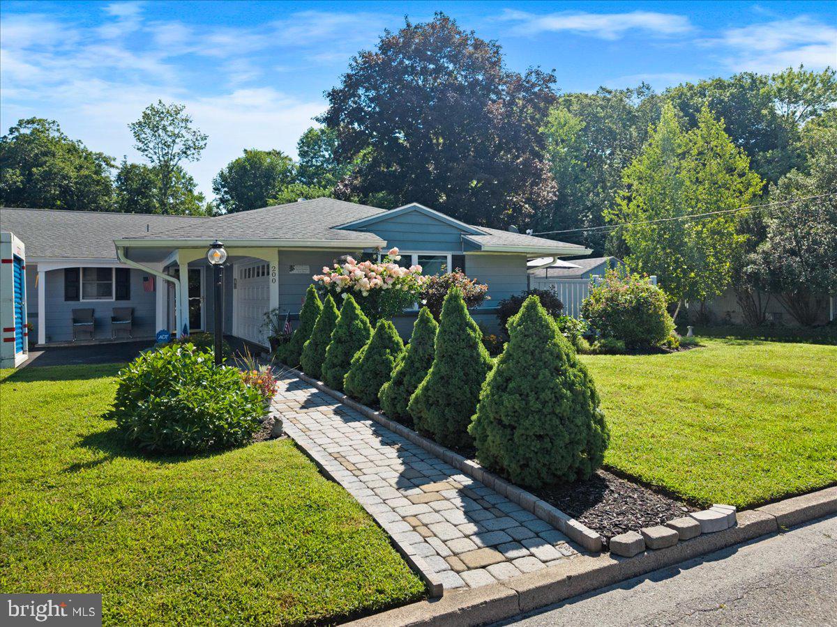 200 HUSTON AVENUE