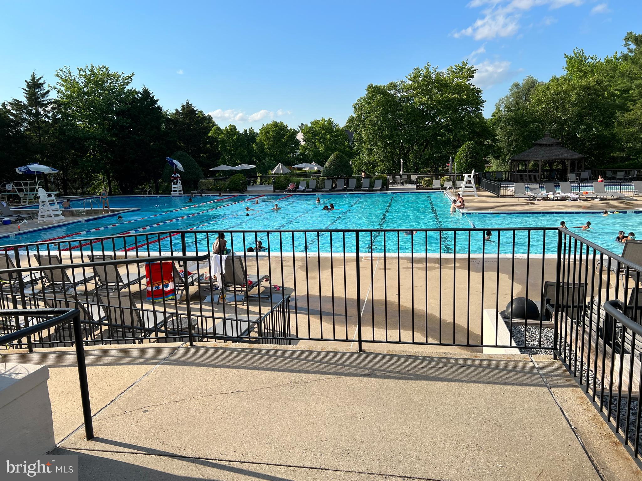 LIFESTYLE AT SULLY STATION - Residential