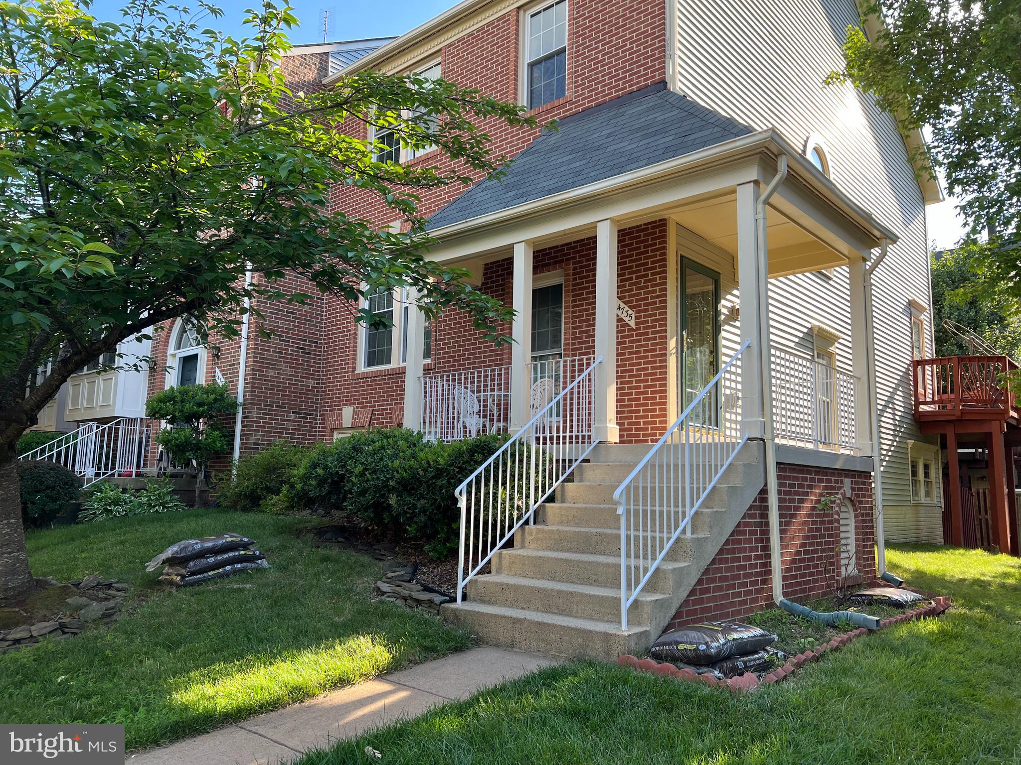 LIFESTYLE AT SULLY STATION - Residential