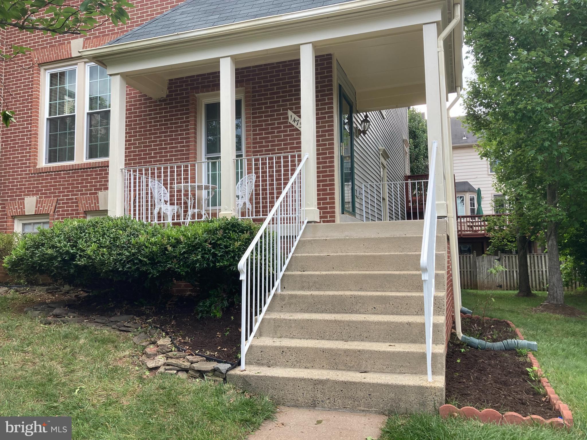 LIFESTYLE AT SULLY STATION - Residential