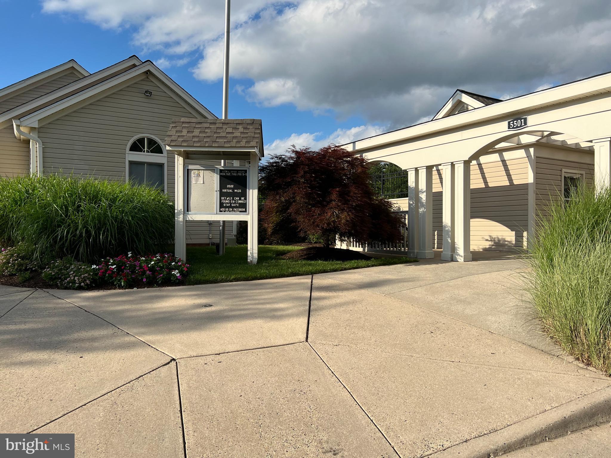 LIFESTYLE AT SULLY STATION - Residential