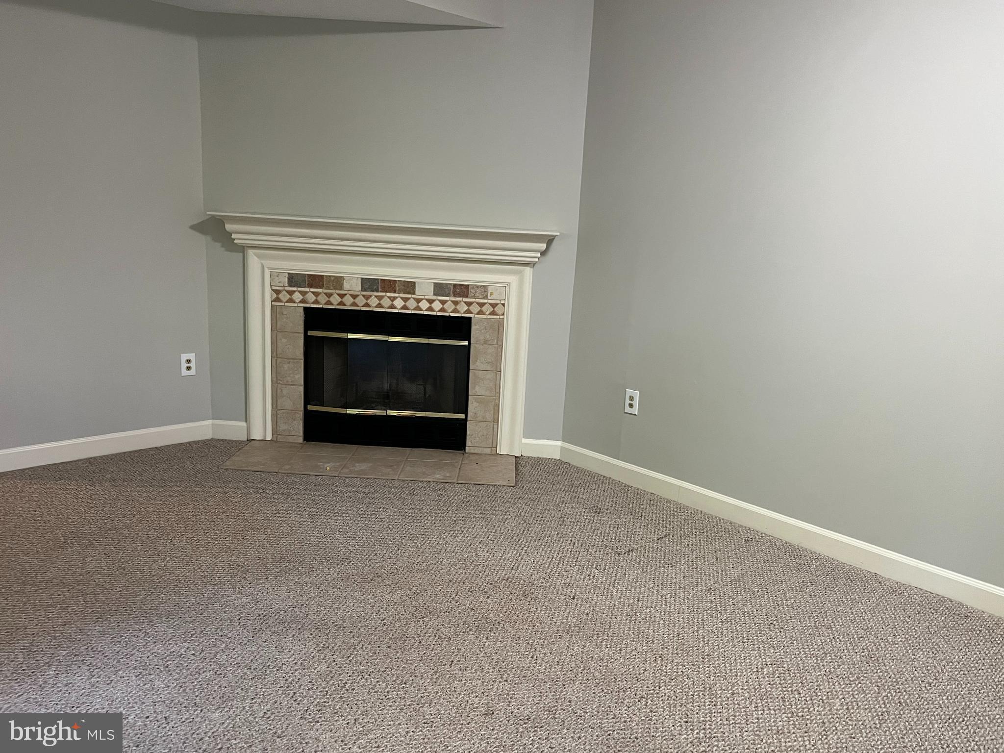 LIFESTYLE AT SULLY STATION - Residential