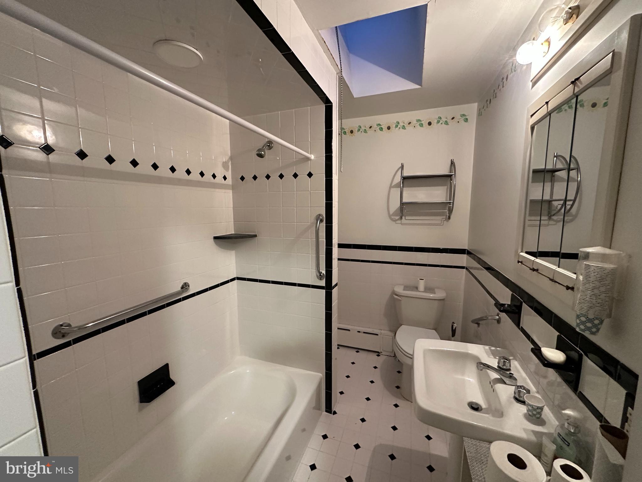 MAYFAIR (WEST) - Residential