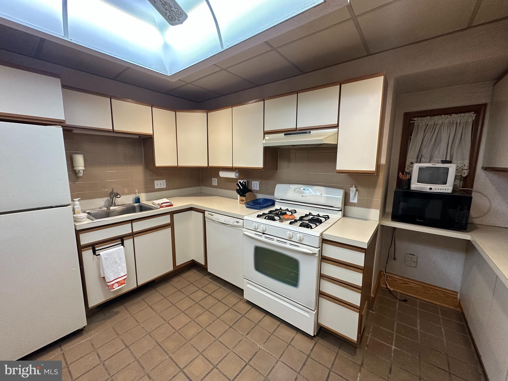 MAYFAIR (WEST) - Residential