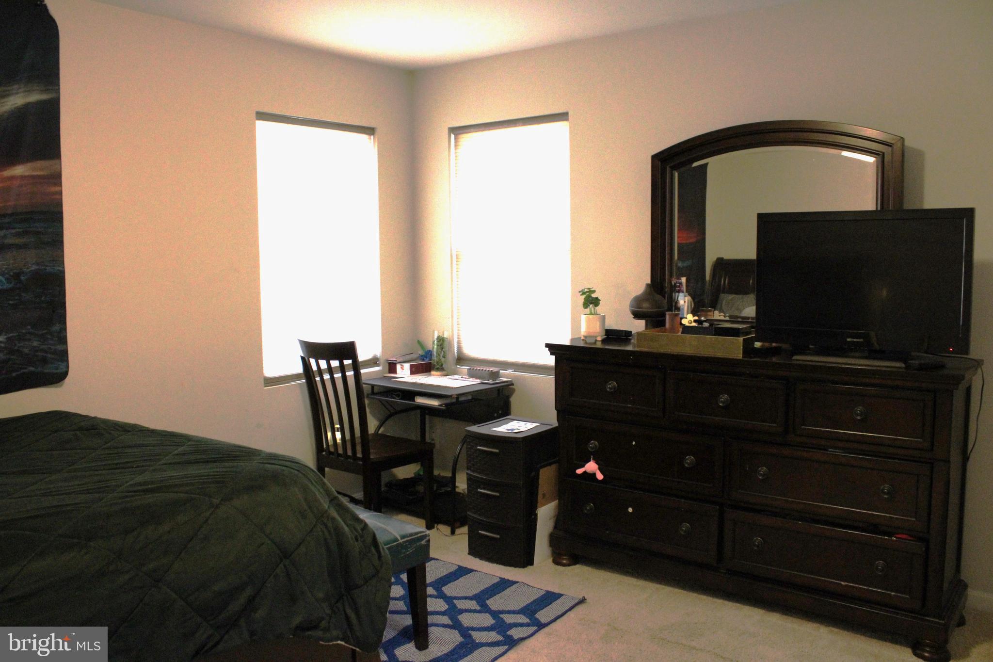 LAKE LAND - Residential