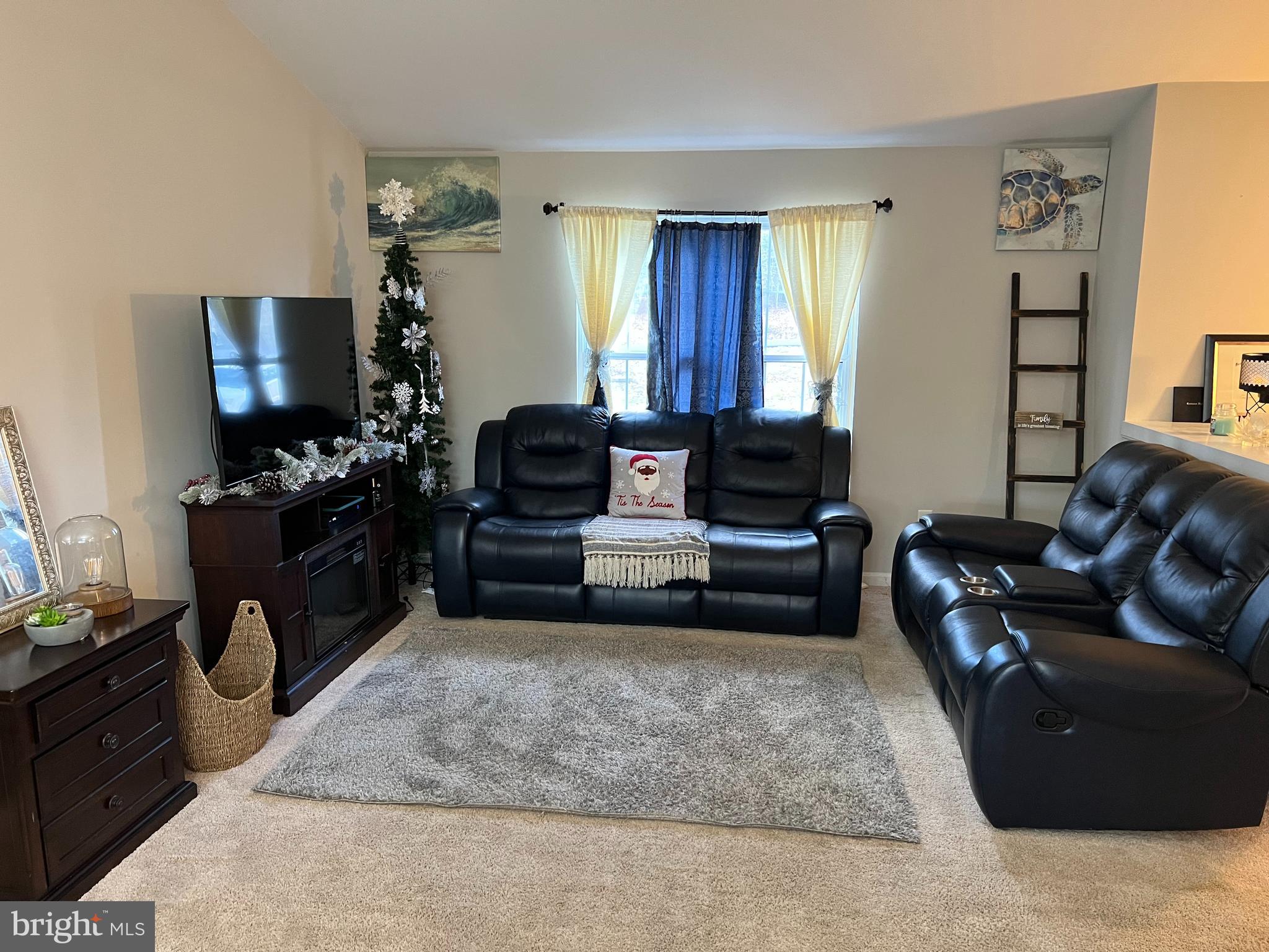 LAKE LAND - Residential