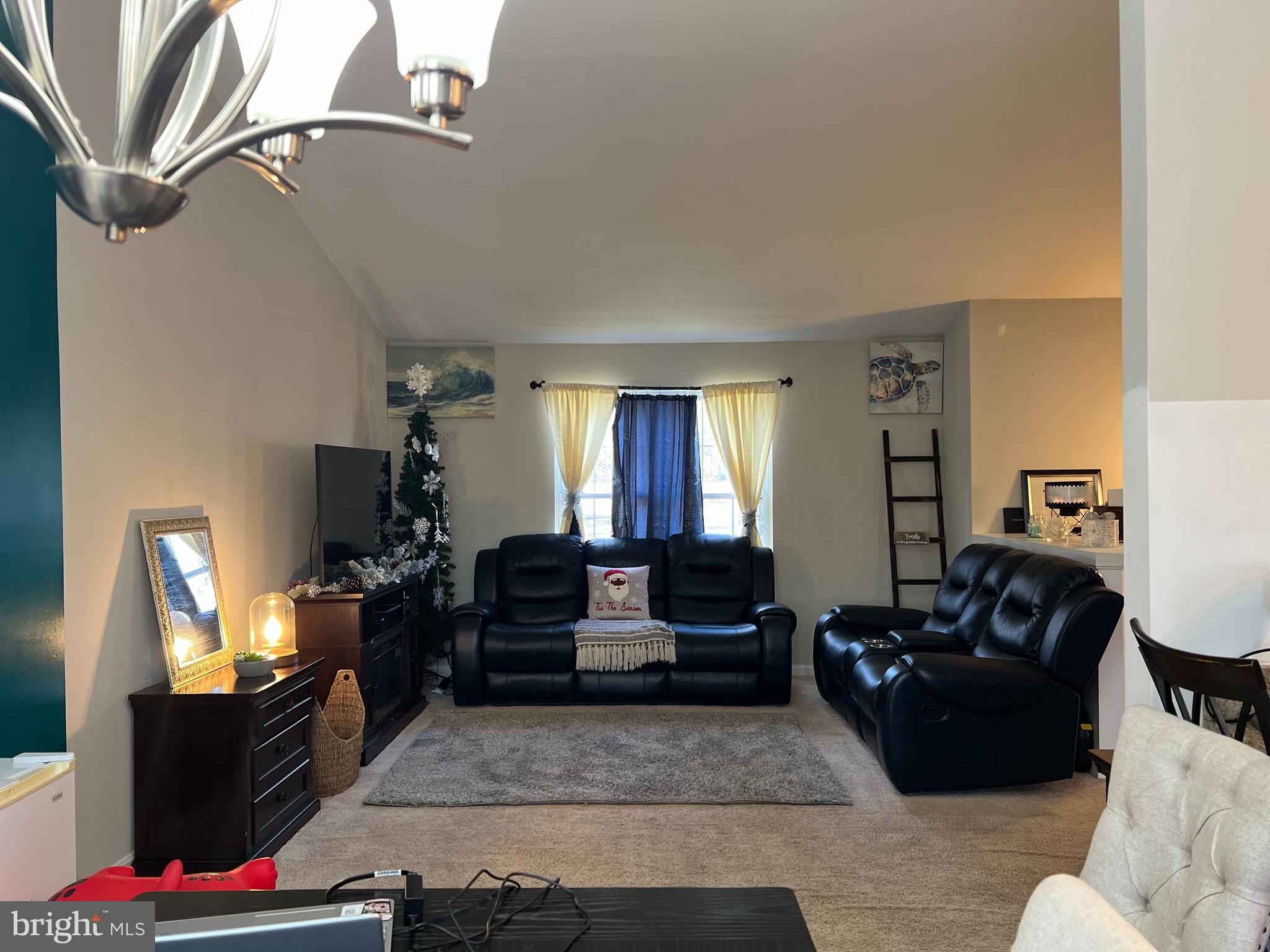 LAKE LAND - Residential