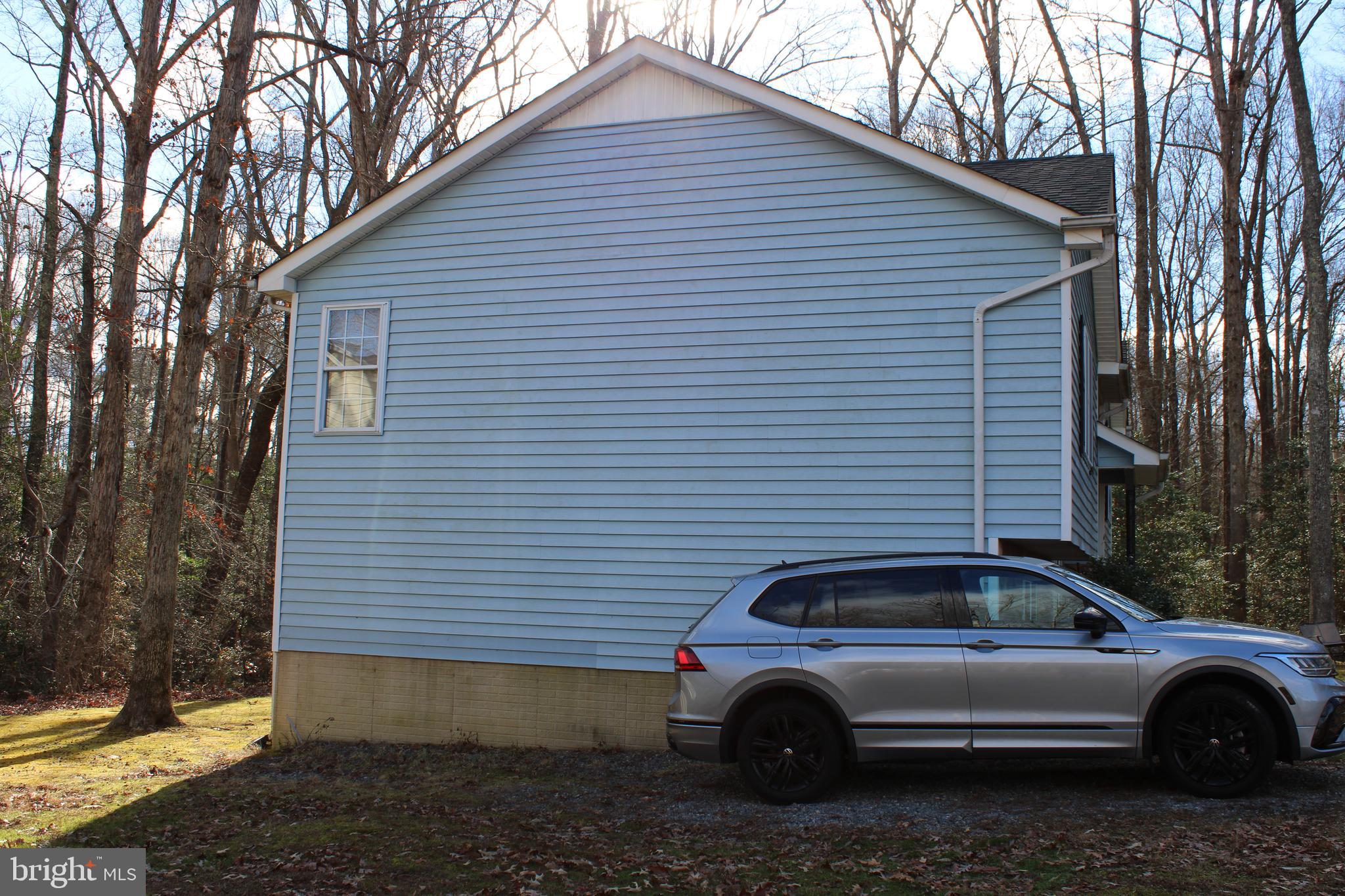 LAKE LAND - Residential