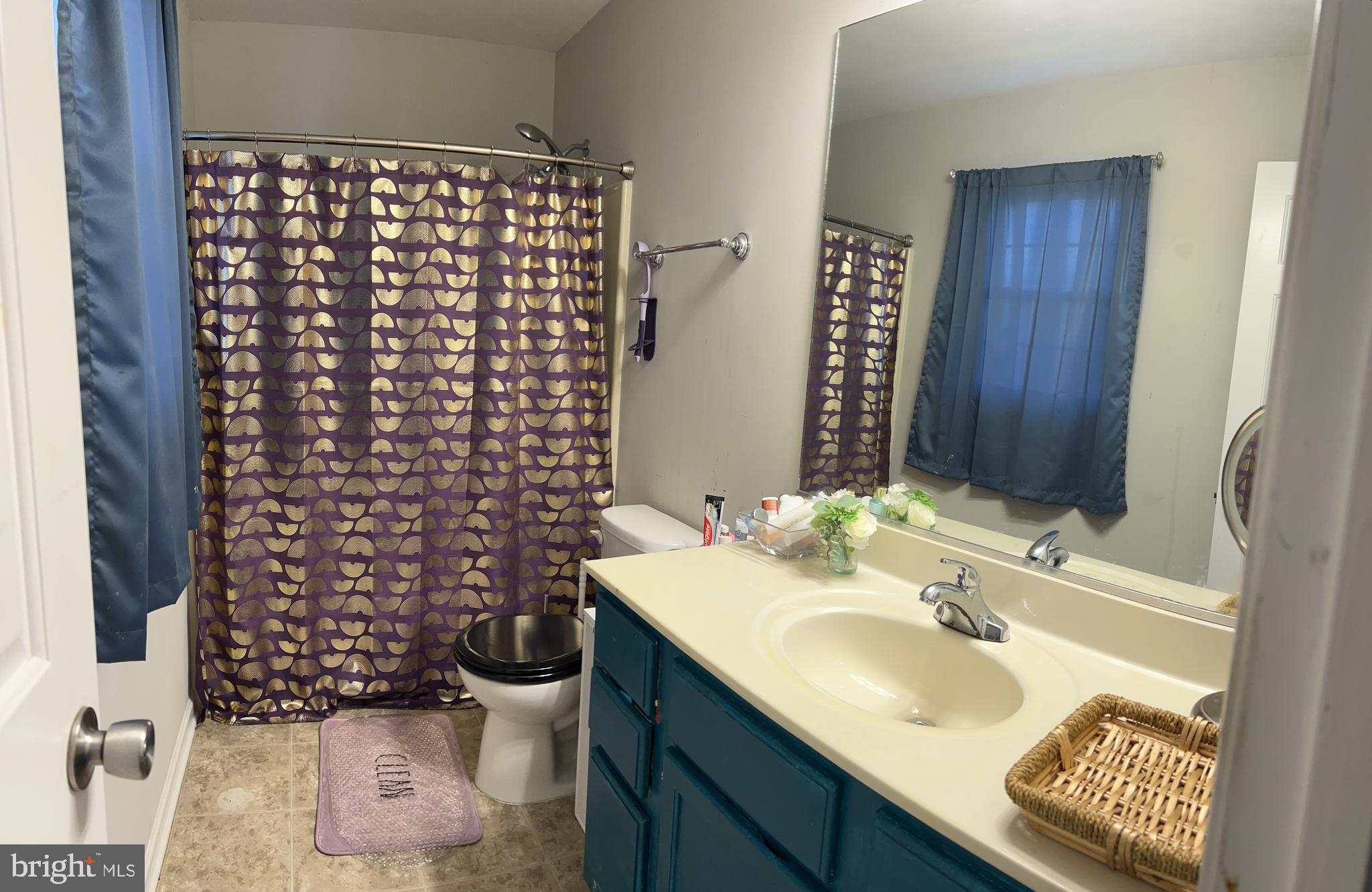 LAKE LAND - Residential