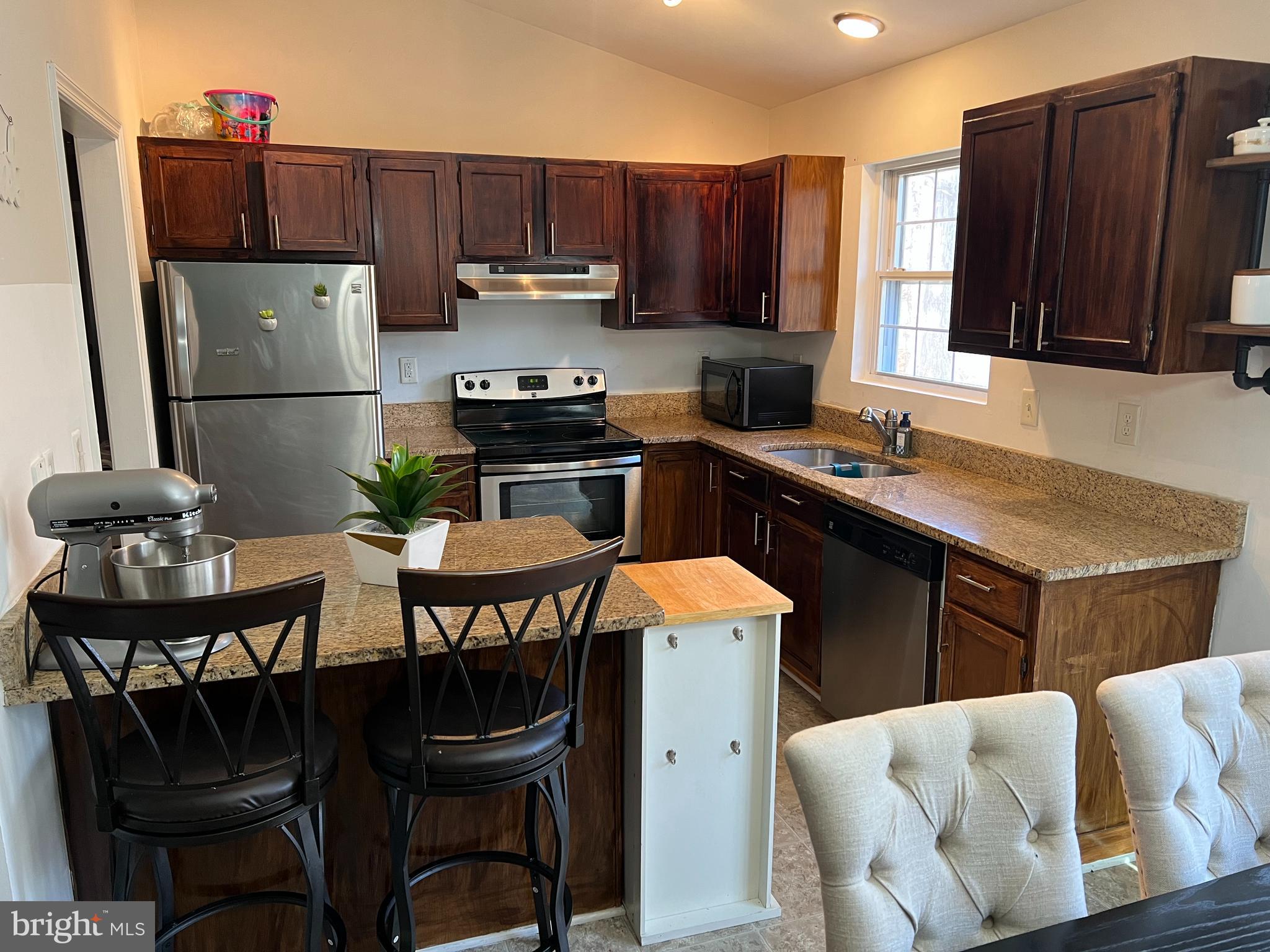 LAKE LAND - Residential