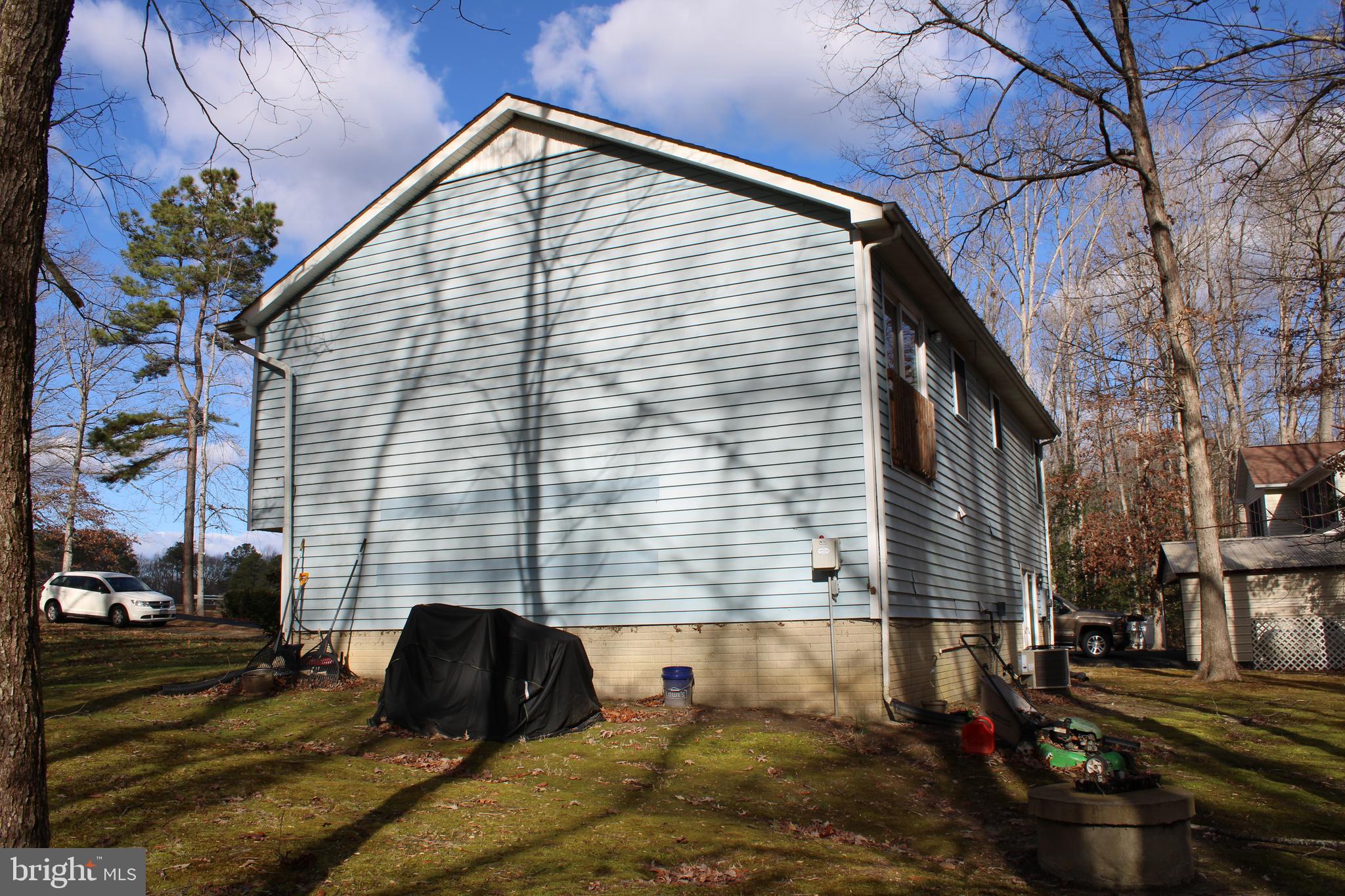 LAKE LAND - Residential