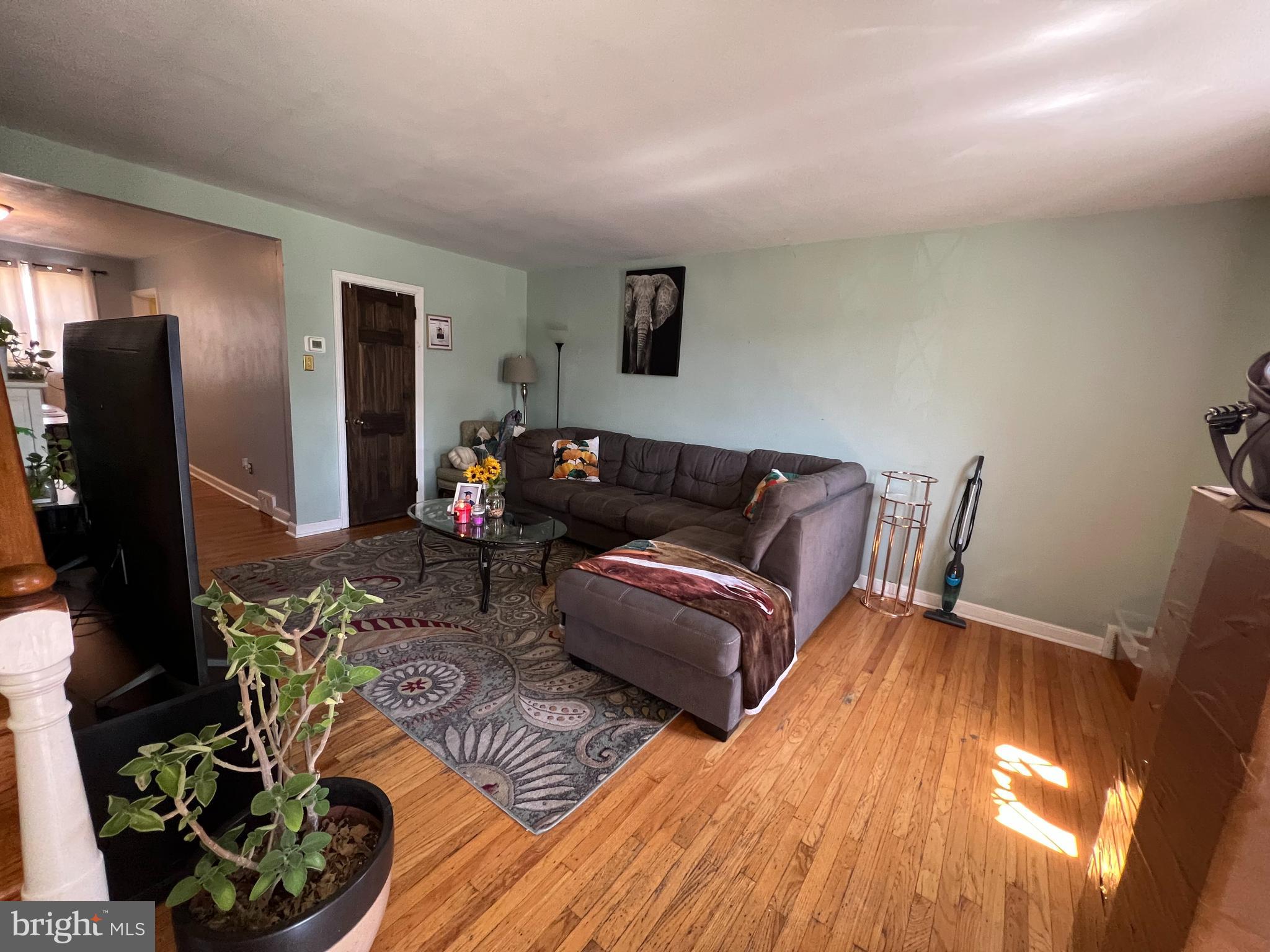 2819 GLENVIEW STREET