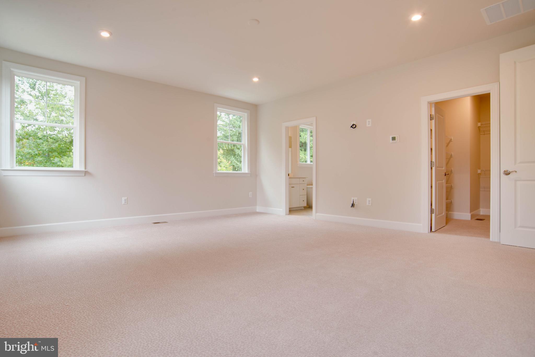 VIENNA WOODS - Residential Lease