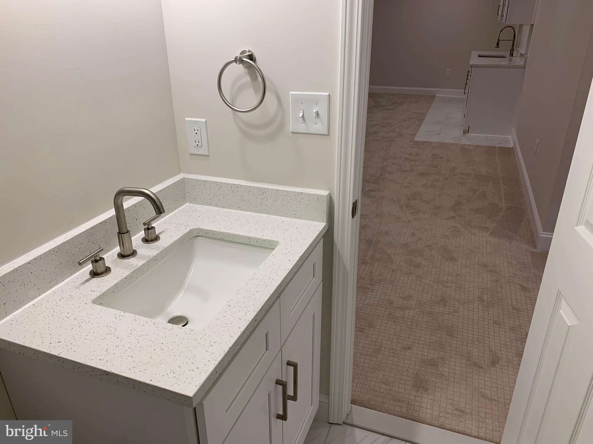 VIENNA WOODS - Residential Lease