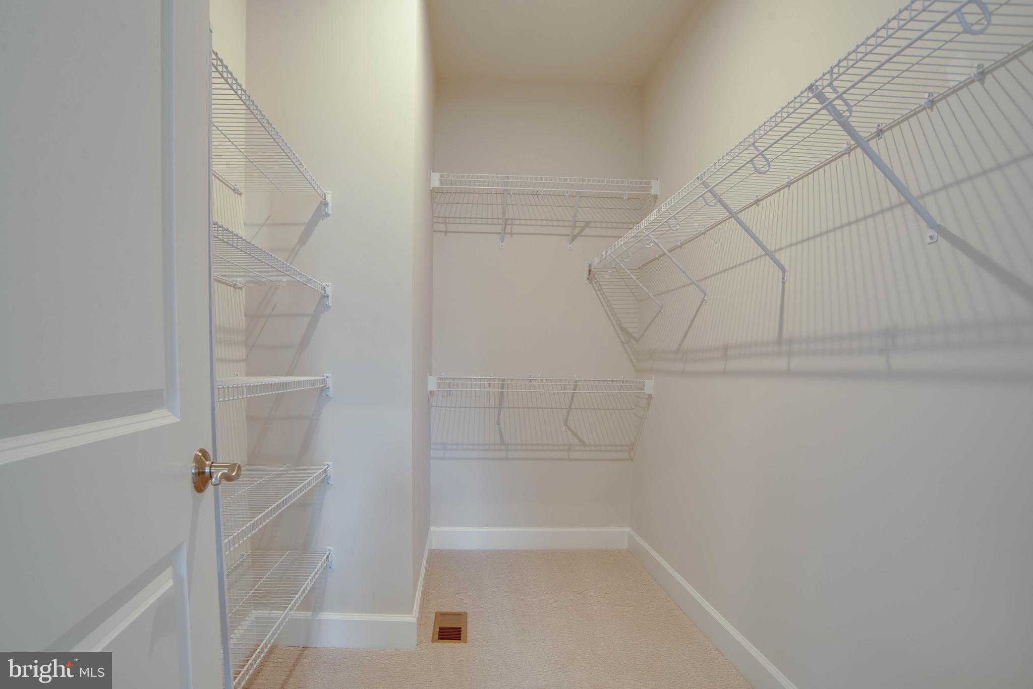 VIENNA WOODS - Residential Lease