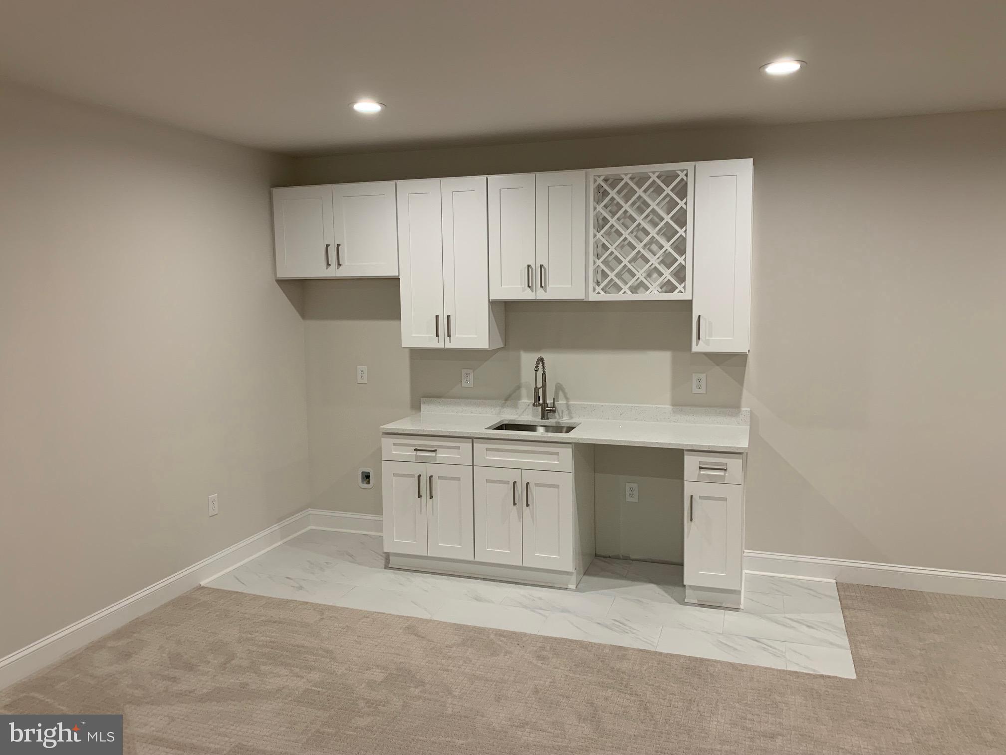 VIENNA WOODS - Residential Lease