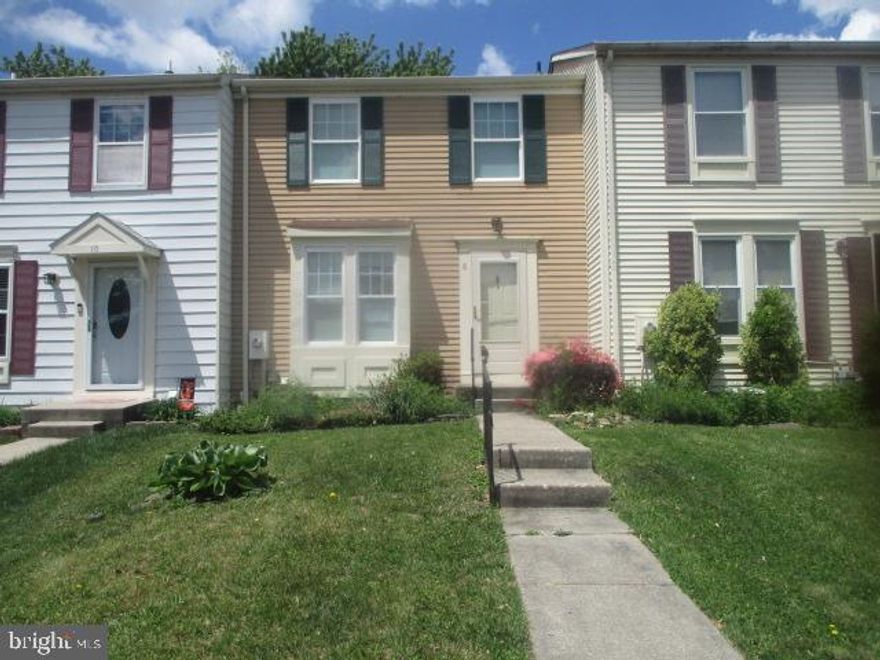Great starter home in desirable Upton Village North! This 2 bedroom, 1.5 bath home offers a functional layout with a separate dining area featuring sliders that lead to the rear deck and fenced backyard—perfect for entertaining, pets, or relaxing outdoors. Conveniently located near shopping, dining, and major commuter routes, this home is ready for its next owner to make it their own!