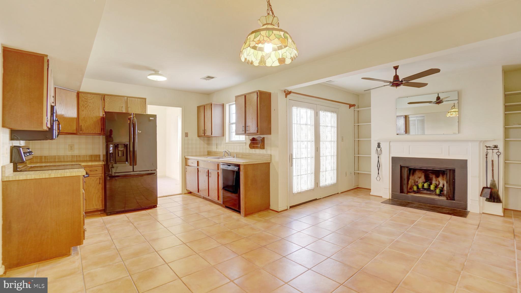 CROFTON VILLAGE - Residential