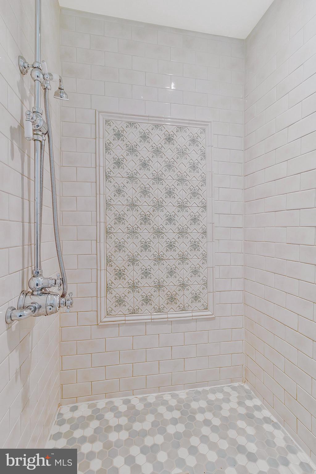 PETTITS ADDN TO HYATTSVI - Residential