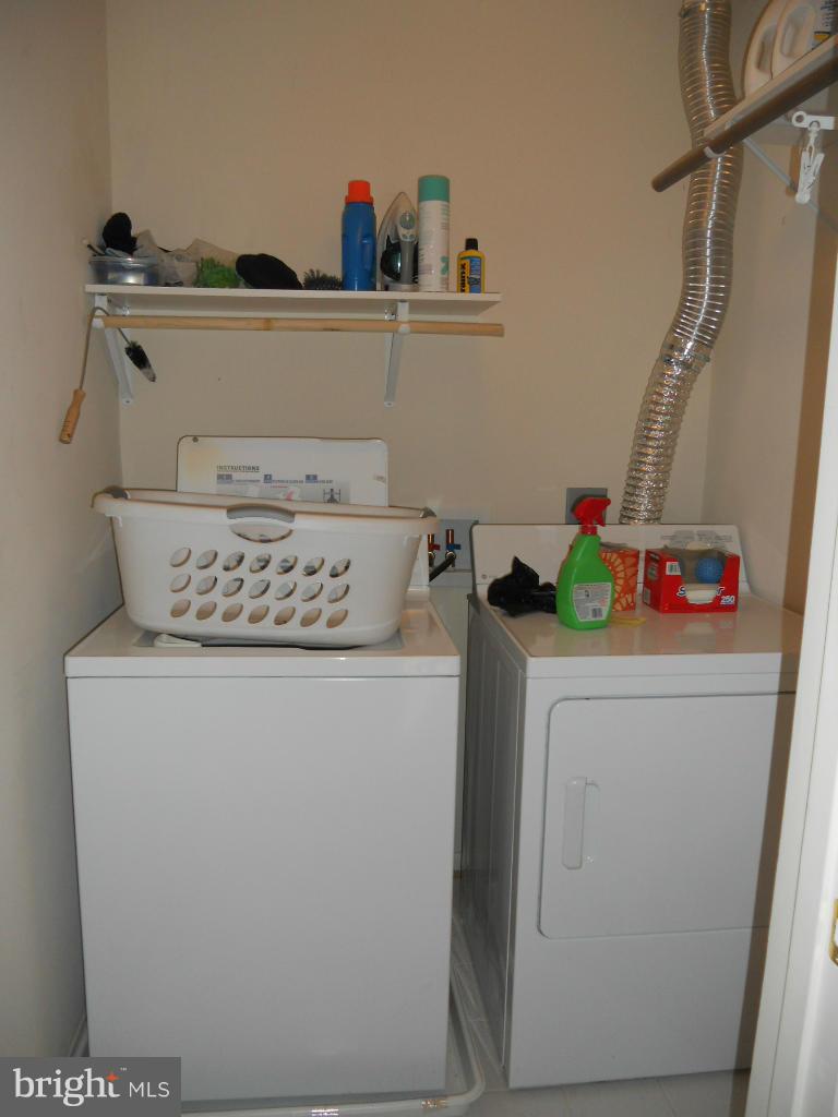 POTOMAC CROSSING - Residential Lease