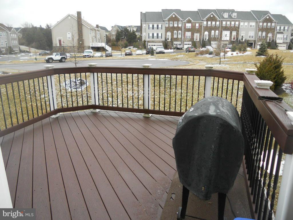 POTOMAC CROSSING - Residential Lease