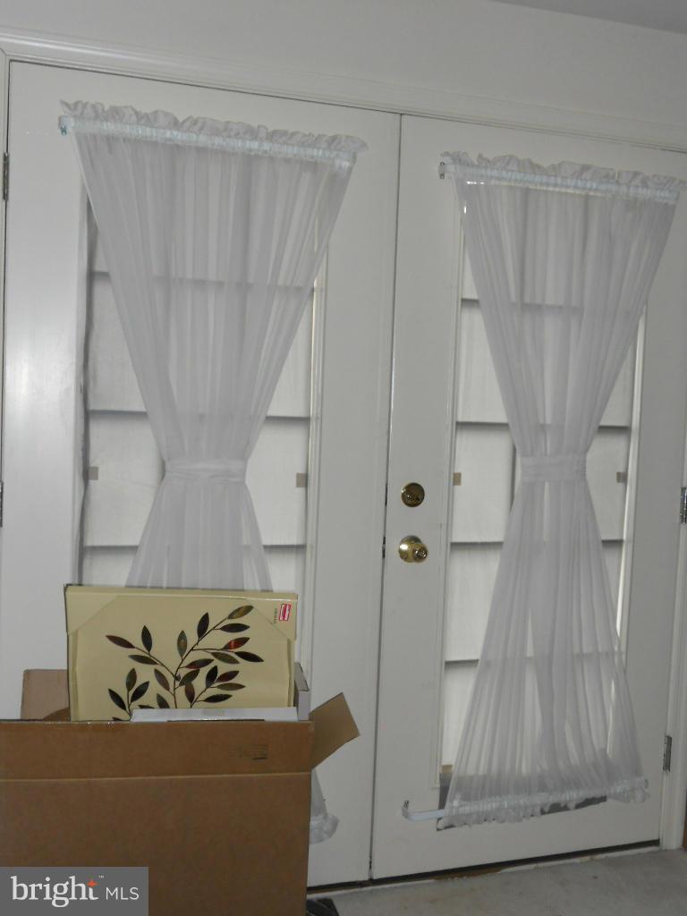 POTOMAC CROSSING - Residential Lease