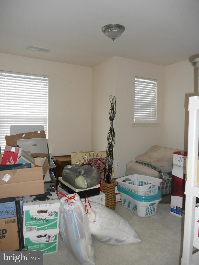 POTOMAC CROSSING - Residential Lease