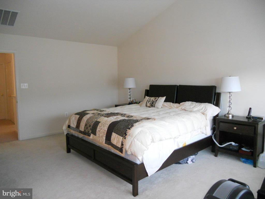 POTOMAC CROSSING - Residential Lease