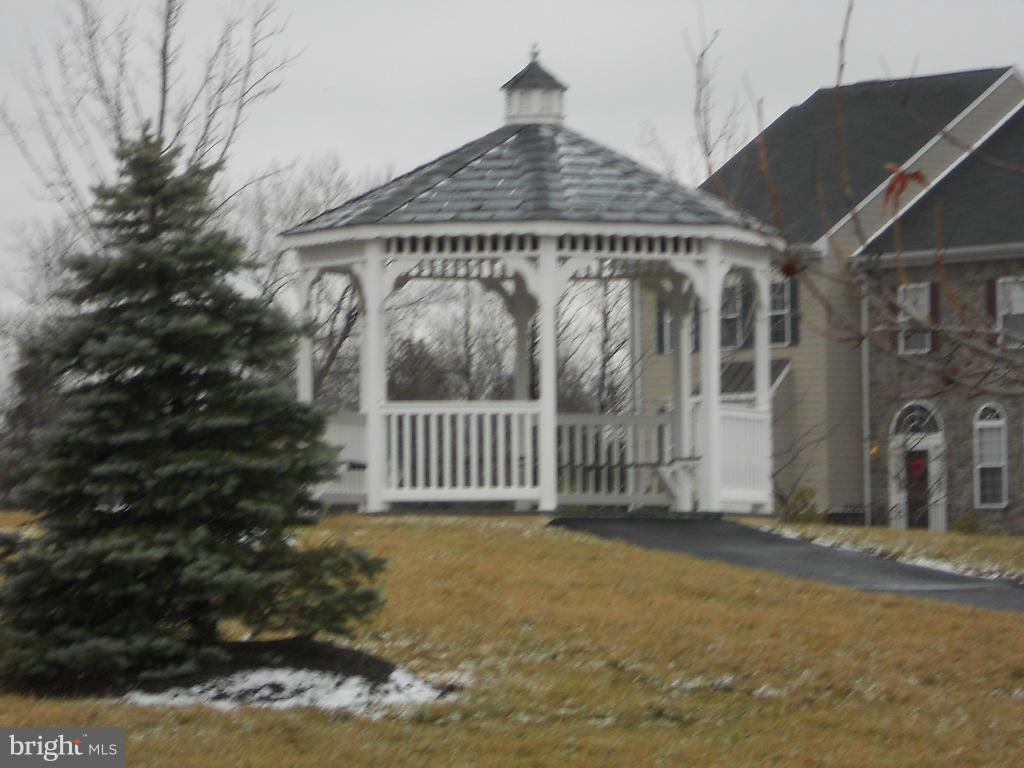 POTOMAC CROSSING - Residential Lease