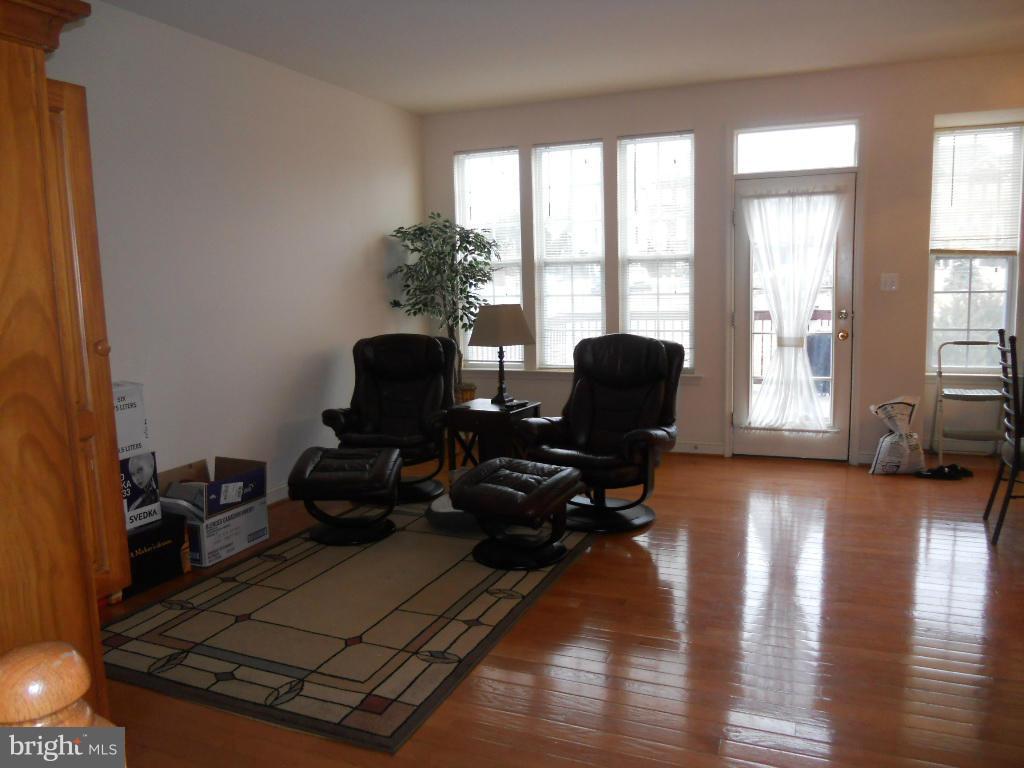 POTOMAC CROSSING - Residential Lease