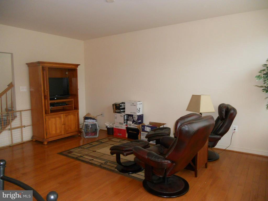 POTOMAC CROSSING - Residential Lease