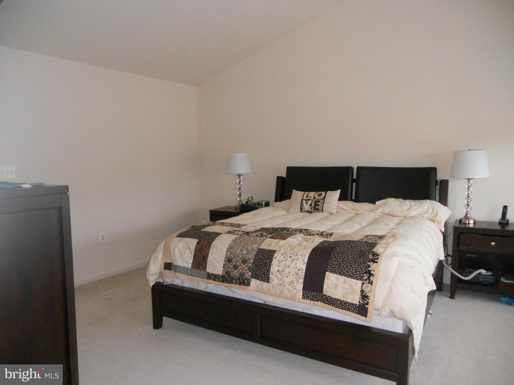 POTOMAC CROSSING - Residential Lease