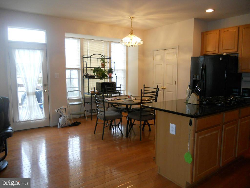 POTOMAC CROSSING - Residential Lease