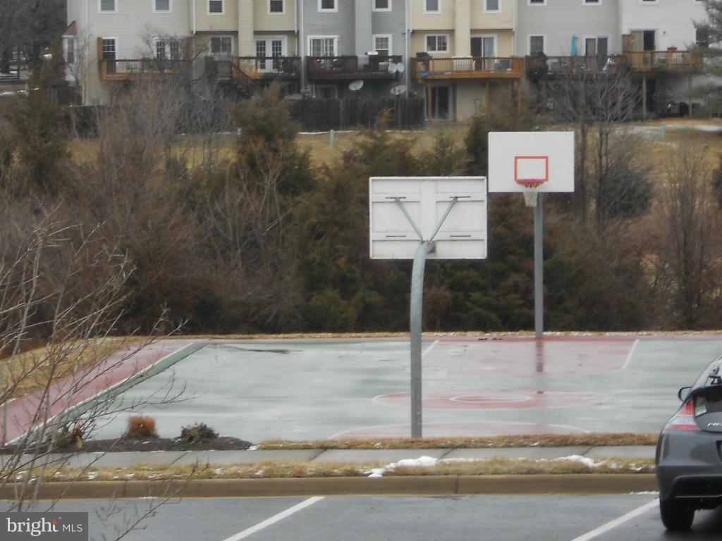 POTOMAC CROSSING - Residential Lease