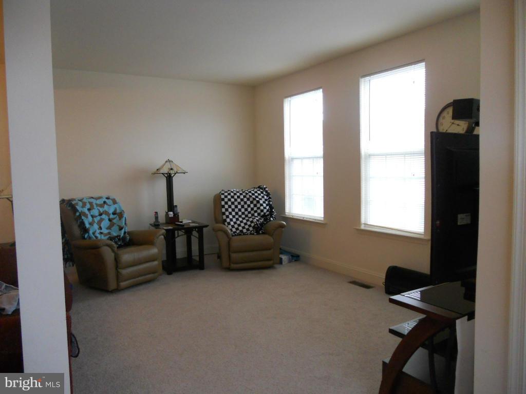 POTOMAC CROSSING - Residential Lease