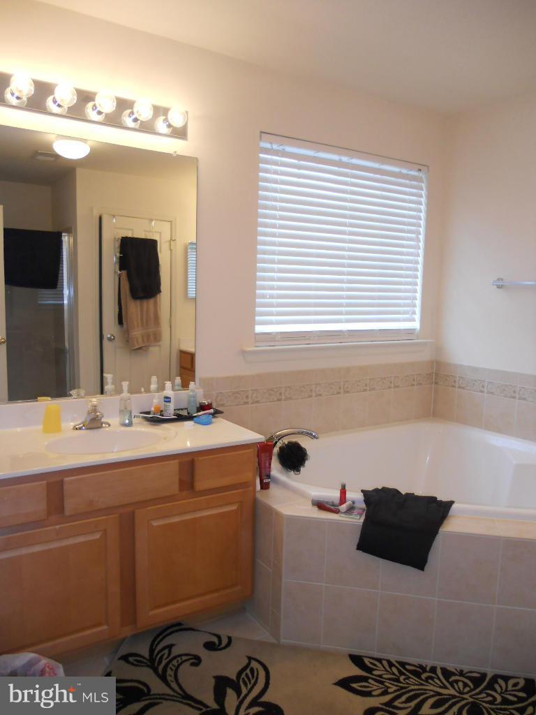POTOMAC CROSSING - Residential Lease
