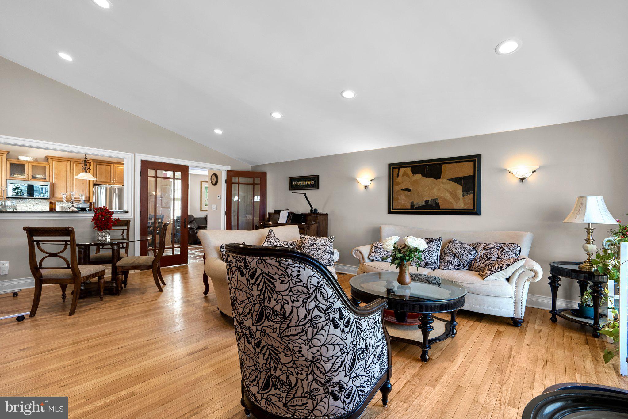 GREENWOOD KNOLLS - Residential